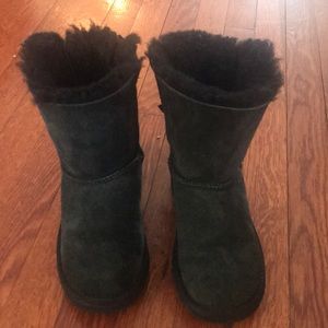 Black ugg boots